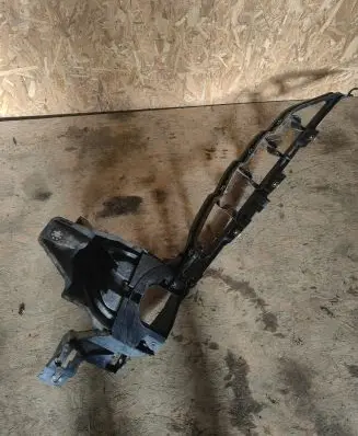 BMW X6 E71 Fender mounting bracket 7157983