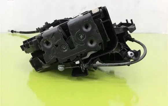 Volvo V50 Rear door lock 30699112