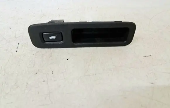 Honda Accord Tailgate/boot open switch button 