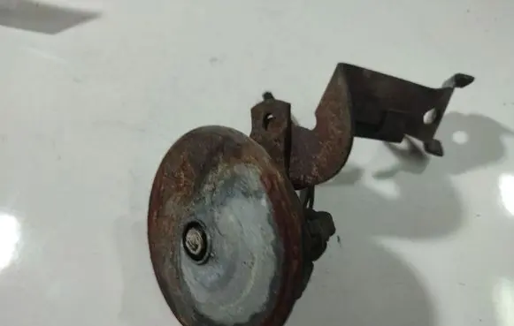 Volkswagen Golf IV Horn signal 