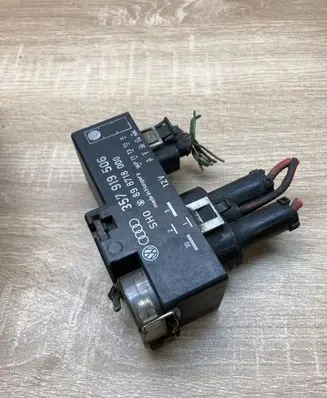 Volkswagen PASSAT B4 Coolant fan relay 357919506 898718000