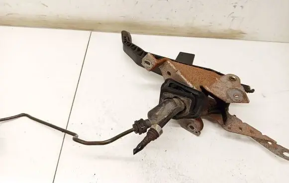 Ford Focus Clutch pedal 4M517B633AN
