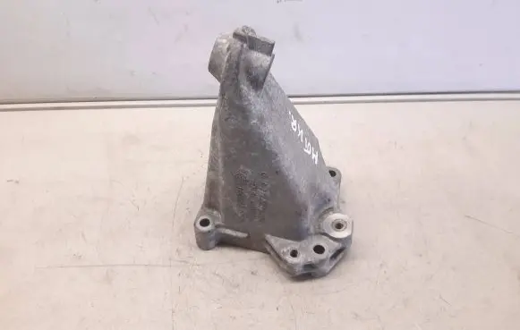Mercedes-Benz SLK R171 Engine mounting bracket A2712231204 66682