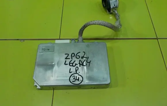 Subaru Legacy LED ballast control module 84965AE020 ZP62