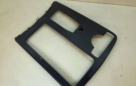 Mercedes-Benz C W204 Center console decorative trim A2046800107