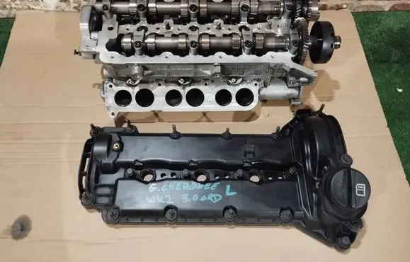 Jeep Grand Cherokee Engine head 90352085F