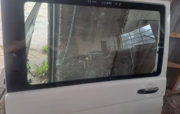 Volkswagen Transporter - Caravelle T5 Sliding door window/glass AS2M3232DOT682 43R001583