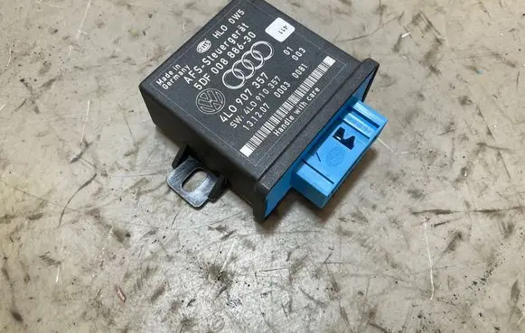 Audi Q7 4L Light module LCM 5DF00888630 4L0910357