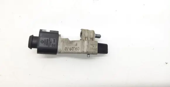 Volkswagen PASSAT B6 Crankshaft position sensor 1J0973703B 03C906433A