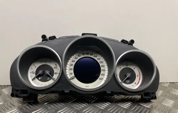 Mercedes-Benz E W212 Speedometer (instrument cluster) A2129001025