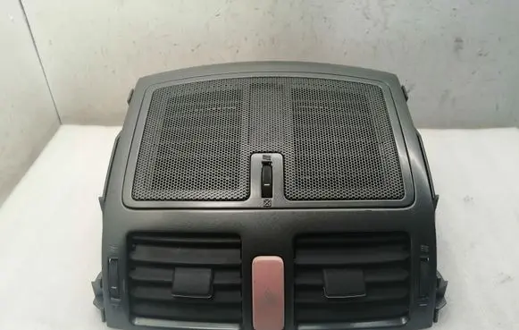 Toyota Auris 150 Dash center air vent grill 5567002110