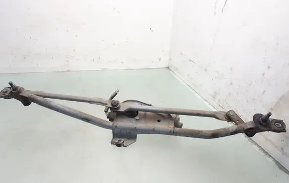 Volkswagen PASSAT B5.5 Front wiper linkage and motor 0390241505 3B1955113C 8D1955325