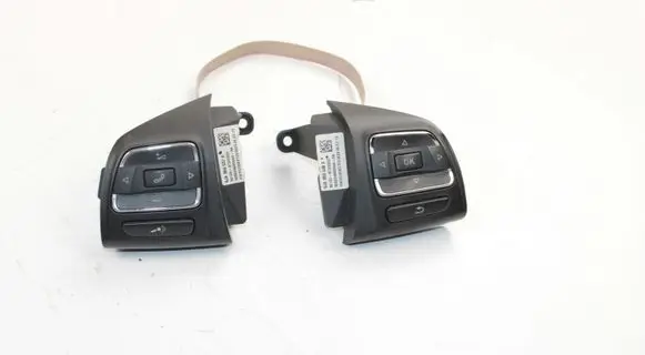 Seat Toledo IV (NH) Steering wheel buttons/switches 6JA959537A 6JA959538A