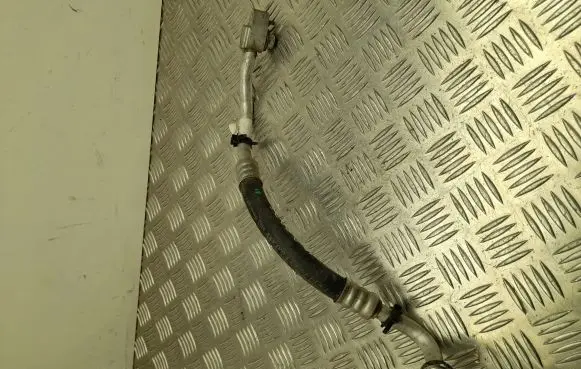 Jaguar I-Pace Air conditioning (A/C) pipe/hose 6741908C