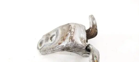 Honda CR-V Front door upper hinge