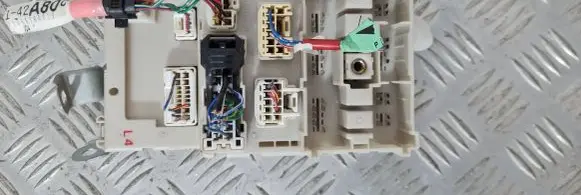 Toyota RAV 4 (XA20) Fuse box set