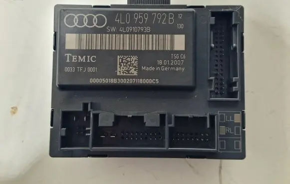 Audi Q7 4L Door control unit/module 4L0959792B 4L0910793B