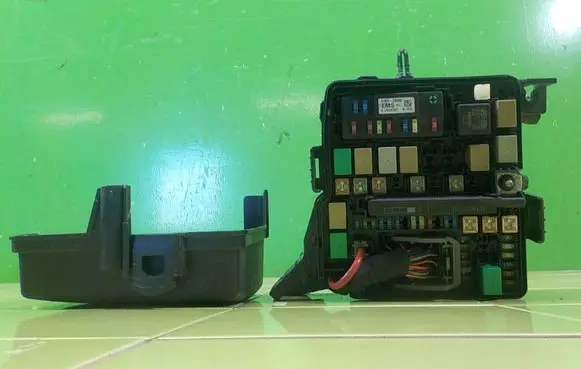 Hyundai Santa Fe Fuse box set 919512W000 BEZPIECZNIKOW