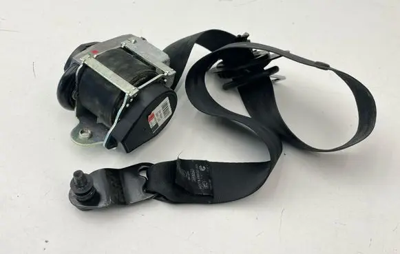 Land Rover Evoque I Front seatbelt 620198200