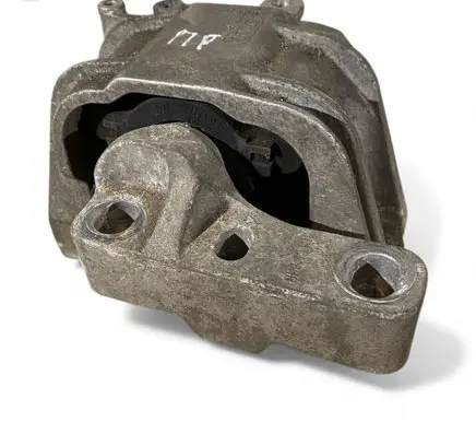 Audi TT TTS Mk2 Engine mount bracket 8J0199262
