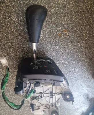 Lexus RX 300 Gear shifter/selector 