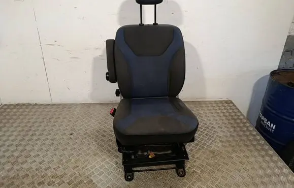 Opel Vivaro Front driver seat 