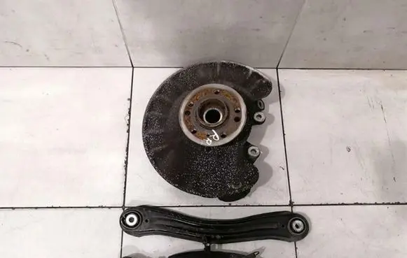 Mercedes-Benz ML W166 Rear wheel hub A1663500508 A1663500206