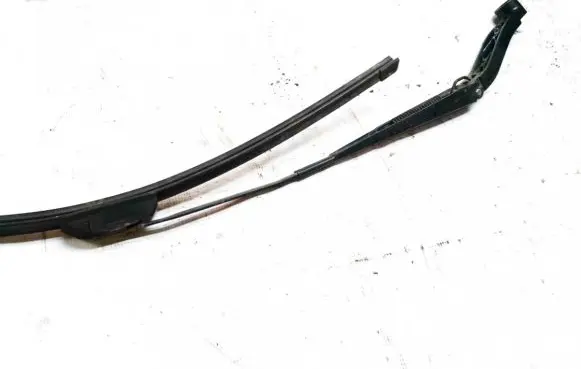 Subaru Outback Front wiper blade arm