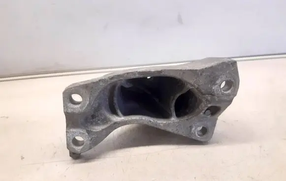 Honda Civic Gearbox mounting bracket