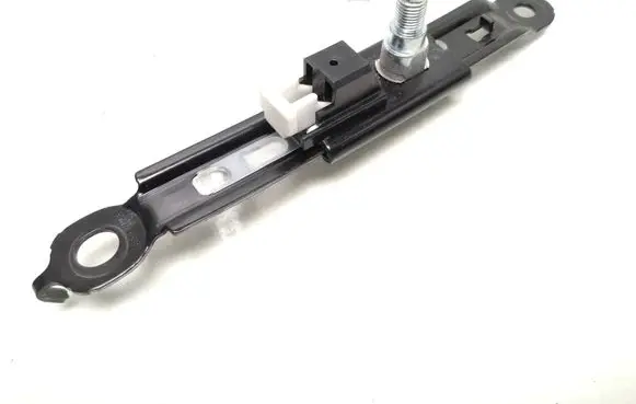 Toyota Auris E180 Seat belt adjustment rail E563003 E563001