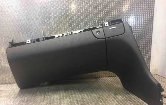 Glove box