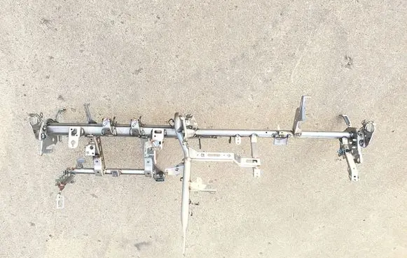 Honda E Dashboard cross member/frame bar 1F14061ME011 1F11061ME011