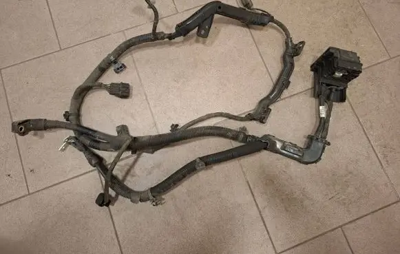 Hyundai i30 Positive cable (battery) 91971-F2100 91850-G4310