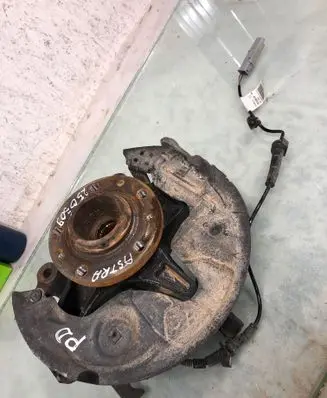 Opel Astra L Front wheel hub 9830991480