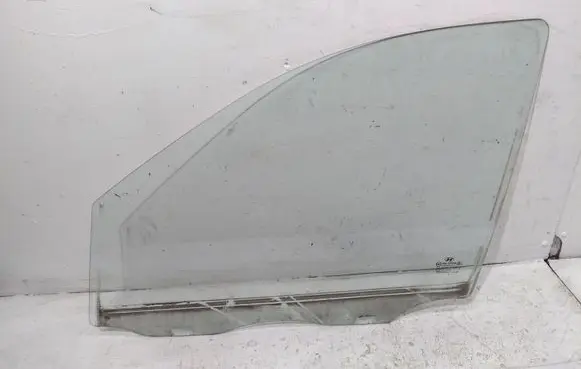 Hyundai Santa Fe Front door window glass four-door