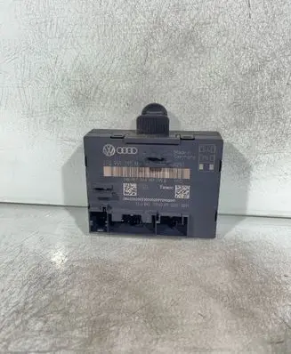 Audi Q7 4L Door control unit/module 4F0959795M 8K0959795B