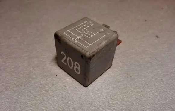 Audi A6 S6 C5 4B Other relay 8A0951253B 899578
