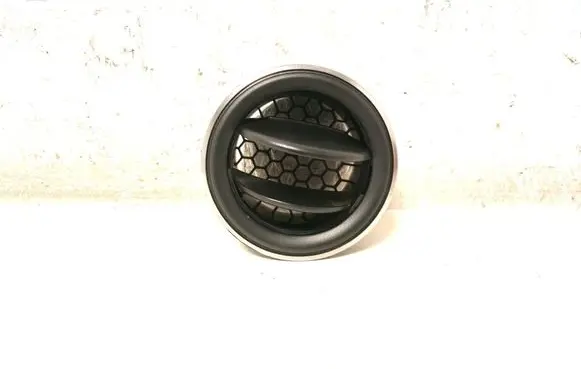 Dacia Duster II Dash center air vent grill 687603688R