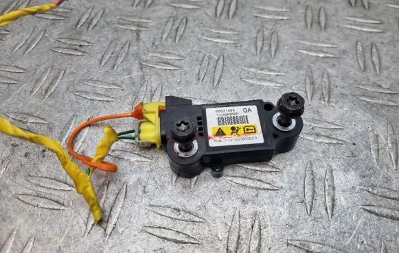 Chevrolet Captiva Airbag deployment crash/impact sensor 96631484