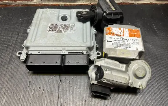 Engine ECU kit and lock set