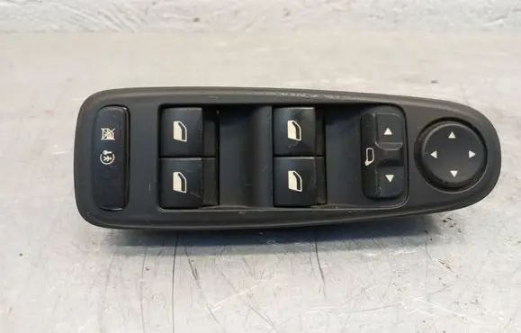 Citroen C4 I Picasso Electric window control switch 96639382ZD 017881335 250407