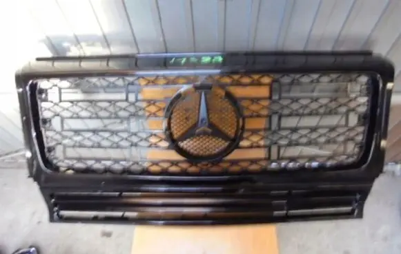 Mercedes-Benz G W463 2nd Gen Front bumper upper radiator grill