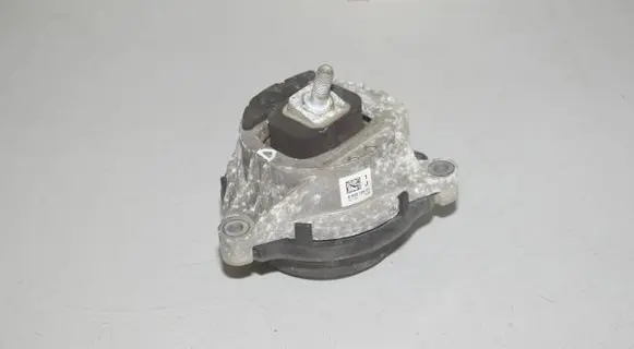 BMW 3 GT F34 Engine mount bracket 6856184 22116856184 4079220
