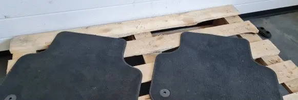 Audi Q7 4M Rear floor mat 4M0863731B 4M0863732B