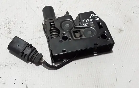 Audi A3 S3 8V Engine bonnet (hood) release handle 8V0823509A