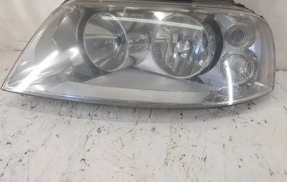 Volkswagen Sharan Headlight/headlamp 1305235610 1305235530