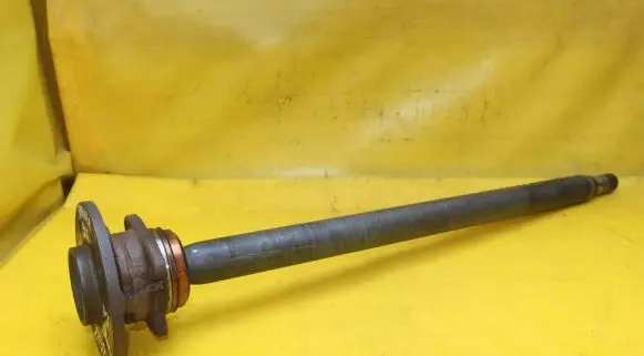 Rear wheel hub