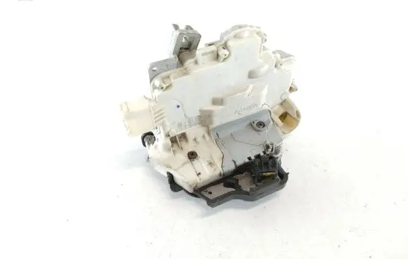 Audi A4 S4 B7 8E 8H Front door lock 8E1837015AA