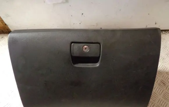 Chevrolet Cruze Glove box