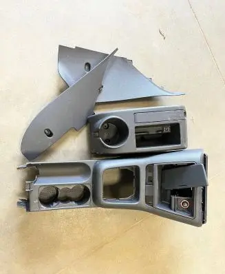 Volkswagen Golf Plus Center console 5M1863243 5M1863046C